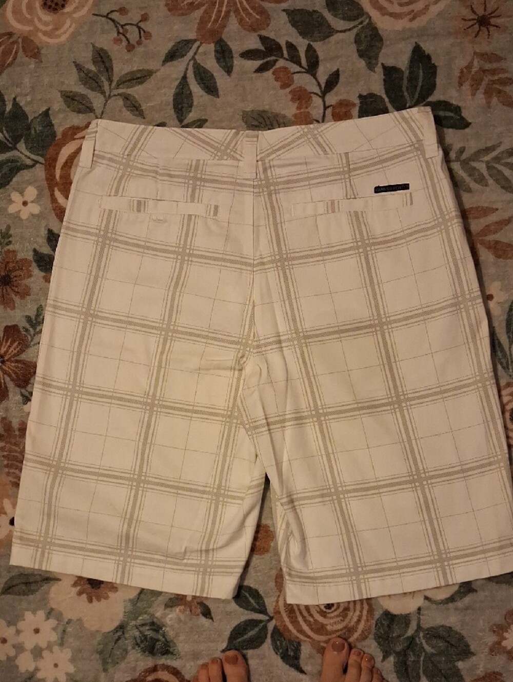 Quiksilver White Plaid Men's Casual Shorts - Picture 7 of 7